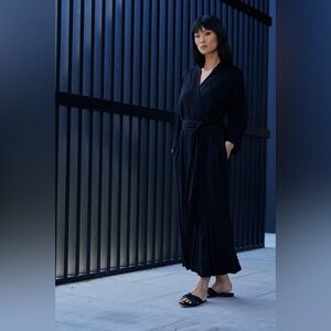 NWT Natori Shangri-LA TENCEL Knit Black Robe, Size Large